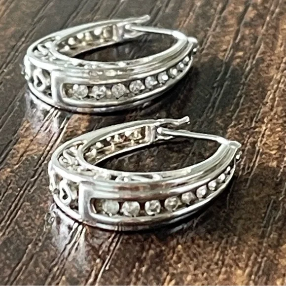 Elegant Sterling Silver 1/4 cttw Natural Diamond Hoop Earrings - Picture 9 of 9